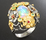Серебряное кольцо с кристаллическим эфиопским опалом 2,54 карата, цаворитами и красным сапфиром Серебро 925