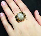 Серебряное кольцо с лунным камнем и изумрудами Серебро 925