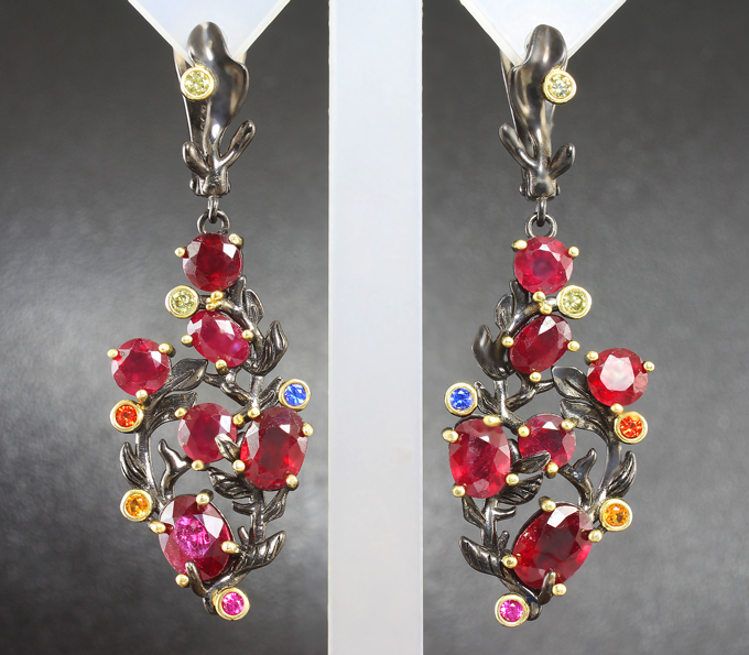 Великолепные черненые серебряные серьги с рубинами