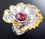 Серебряное кольцо с рубином 3,26 карата и васильковыми сапфирами Серебро 925