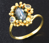 Золотое кольцо с хризобериллом с эффектом кошачьего глаза 2,6 карата, уральскими александритами и бриллиантами Золото