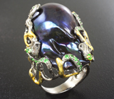 Серебряное кольцо с цветной жемчужиной 46,07 карата и цаворитами Серебро 925