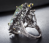 Серебряное кольцо с резным зеленым аметистом 15+ карат, синими сапфирами, голубыми и бесцветными топазами Серебро 925