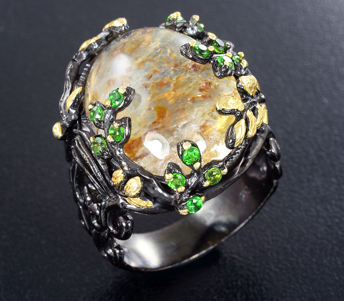 Серебряное кольцо с «ghost» кварцем и диопсидами Серебро 925