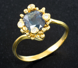 Золотое кольцо с уральским александритом редкого цвета 1,21 карата и бриллиантами Золото