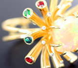 Золотое массивное кольцо с фантастическим опалом редкой огранки 4,53 карата, цаворитами, гранатами со сменой цвета, сапфирами и бриллиантами Золото