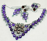 Роскошный комплект с аметистами, гранатами и изумрудами Серебро 925