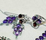 Роскошный комплект с аметистами, гранатами и изумрудами Серебро 925