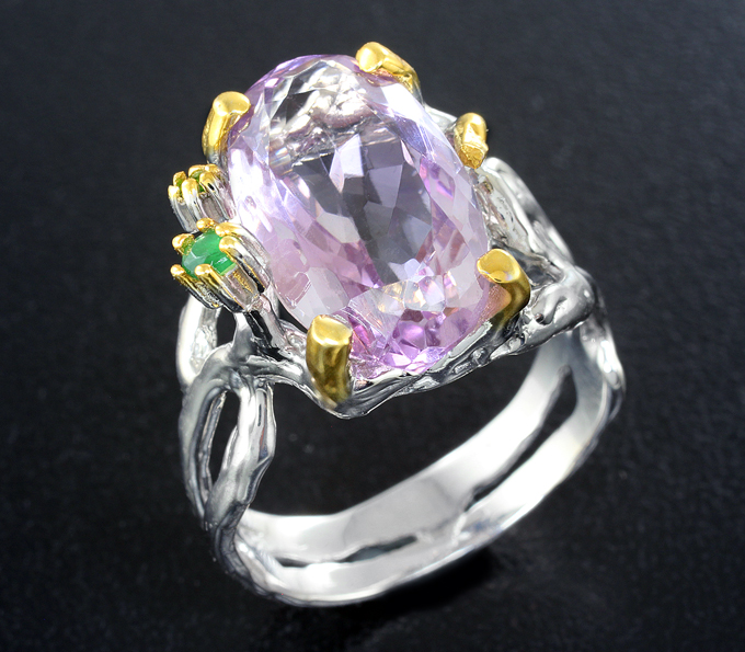 Серебряное кольцо с аметрином 5,78 карата и изумрудом
