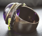 Серебряное кольцо со сливовым аметистом 24+ карат и перидотами Серебро 925