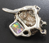 Серебряный кулон с осколком метеорита Кампо-дель-Сьело, ограненным черным опалом, цаворитами и танзанитами Серебро 925