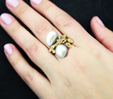 Серебряное кольцо с жемчугом барокко 14,76 карата, сапфирами и цаворитами