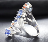 Эффектное серебряное кольцо с васильковыми кианитами и оранжевыми сапфирами Серебро 925