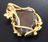 Золотой кулон с камеей из уникального австралийского болдер опала 13,9 карата и цаворитами Золото