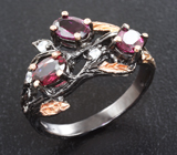 Серебряное кольцо с родолитами и бесцветными топазами Серебро 925