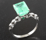 Золотое кольцо с уральским изумрудом 2,79 карата и бриллиантами Золото