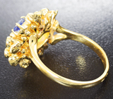 Золотое кольцо с шикарным ограненным эфиопским опалом 2,47 карата, россыпью разноцветных сапфиров и цаворитов Золото