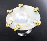 Серебряное кольцо с перламутром и голубыми топазами Серебро 925