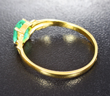 Золотое кольцо с уральским изумрудом высокой чистоты 0,73 карата Золото