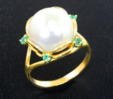 Золотое кольцо с морской жемчужиной 13,25 карата и уральскими изумрудами! Исключительный люстр Золото