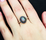 Чудесное серебряное кольцо с кристаллическим опалом и синими сапфирами Серебро 925