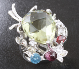 Серебряное кольцо с зеленым аметистом, голубым топазом и гранатами Серебро 925