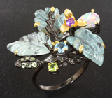 Серебряное кольцо с резными голубыми топазами и аквамарином, кристаллическим опалом, перидотами и аметистом Серебро 925