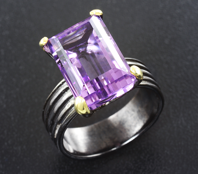 Серебряное кольцо с аметистом