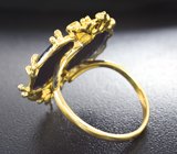 Золотое кольцо с ограненными черными опалами 3,76 карата, разноцветными сапфирами, цаворитами и бриллиантами