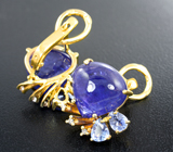 Золотые серьги с крупными яркими кабошонами танзанитов 15,75 карата, голубыми сапфирами 1,39 карата и бриллиантами Золото