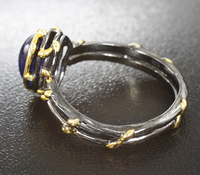Черненое серебряное кольцо с насыщенно-синим сапфиром Серебро 925