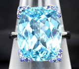 Серебряное кольцо с голубым топазом 23,93 карата и синими сапфирами Серебро 925