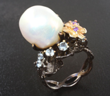 Серебряное кольцо с жемчужиной, аметистами, голубыми топазами и синими сапфирами Серебро 925