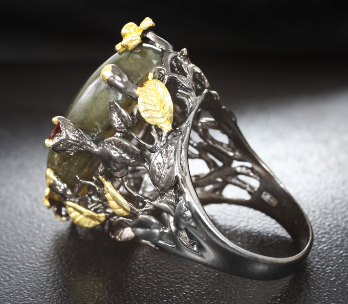 Серебряное кольцо с лабрадоритом 17+ карат и родолитами Серебро 925