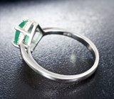 Изящное серебряное кольцо с ярким изумрудом Серебро 925