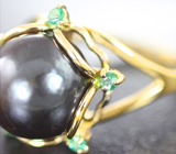 Золотое кольцо с цветной морской жемчужиной 12,23 карата и уральскими изумрудами! Стальной люстр Золото