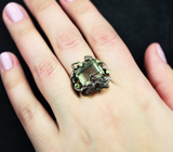 Серебряное кольцо с зеленым аметистом, перидотами и родолитами
