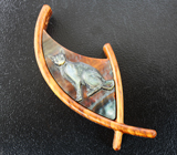 Камея-подвеска «Баст» из резного перламутра и ценной древесины 
