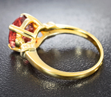Золотое кольцо с турмалином падпараджа 4,17 карата и лейкосапфирами Золото