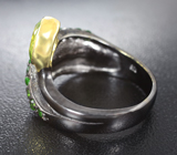 Серебряное кольцо с перидотом и диопсидами