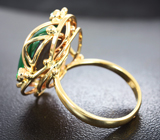 Золотое кольцо с уральским малахитом 14,29 карата, изумрудами и бриллиантами Золото
