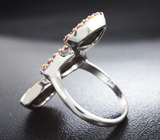 Серебряное кольцо с аммолитом аммонита и пурпурно-красными сапфирами Серебро 925