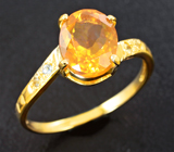 Золотое кольцо с ограненным мексиканским опалом 1,61 карата и лейкосапфирами Золото