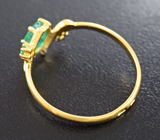 Золотое кольцо с яркими насыщенными изумрудами 0,51 карата Золото