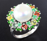 Праздничное серебряное кольцо с жемчужиной, изумрудами, диопсидами и разноцветными сапфирами