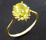 Золотое кольцо со сфеном высокой дисперсии 2,76 карата и желтыми сапфирами Золото