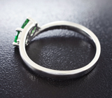 Изящное серебряное кольцо с цаворитами Серебро 925