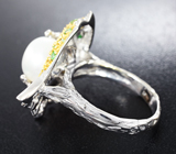 Скульптурное серебряное кольцо с жемчужиной и цаворитами Серебро 925