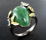 Серебряное кольцо с авантюрином, голубыми топазами и диопсидами
