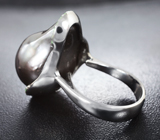 Серебряное кольцо с цветной жемчужиной барокко 33,43 карата и цаворитами Серебро 925